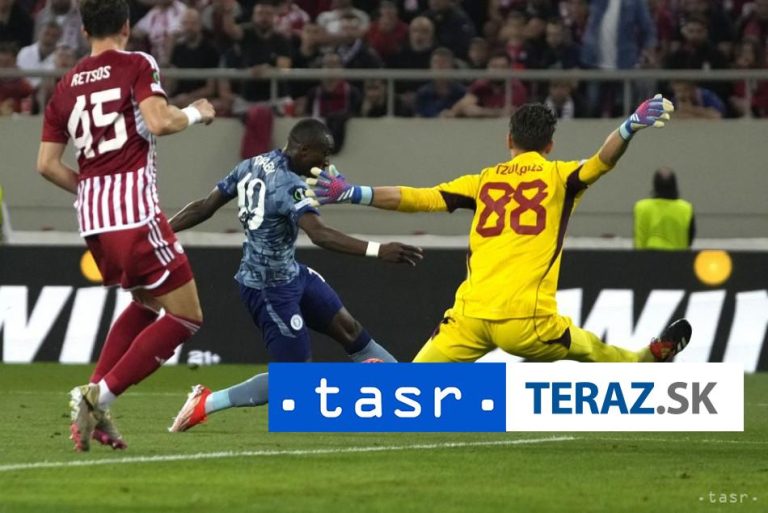 Olympiakos vyradil Aston Villu a vo finále si zahrá proti Fiorentine