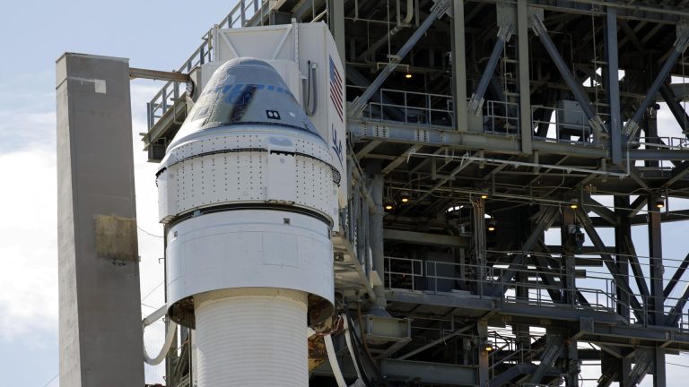 Lietadlá Boeing nie sú jediná vec, ktorá sa rozpadá, Starliner uviazol na ISS