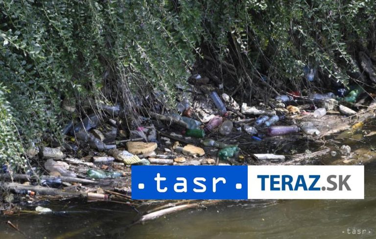 Ružín môže byť čistejší vďaka nezamestnaným z obcí, odkiaľ je odpad
