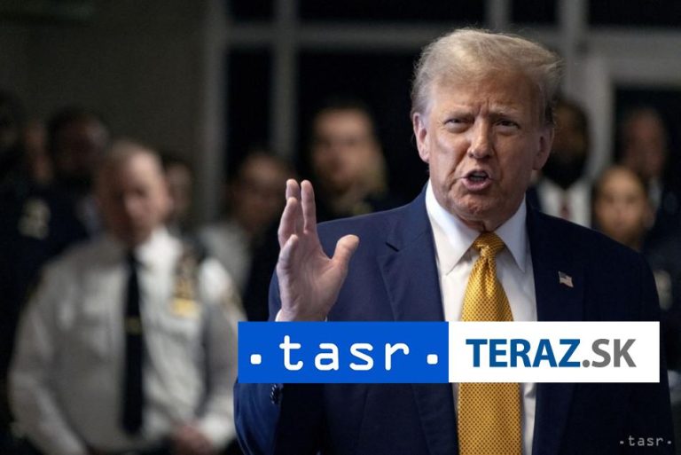Trump žiada súd, aby zasiahol voči zákazu o verejných vyjadreniach