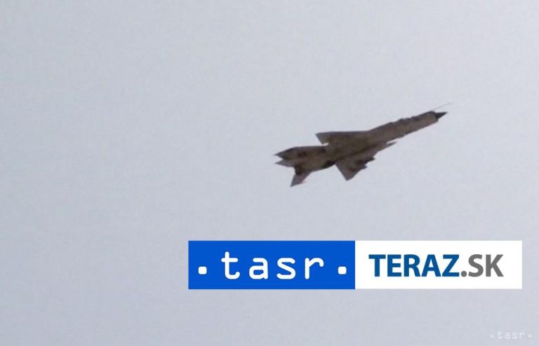 Zelenskyj: Jednotky na východe Ukrajiny zostrelili stíhačku Su-25