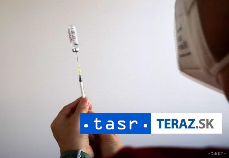 Bezpečnosť mRNA vakcín sa monitoruje aj po ich uvedení na trh