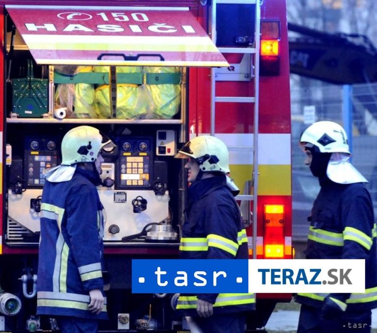 Pri zrážke vlaku a auta v Bardejove sa jedna osoba zranila