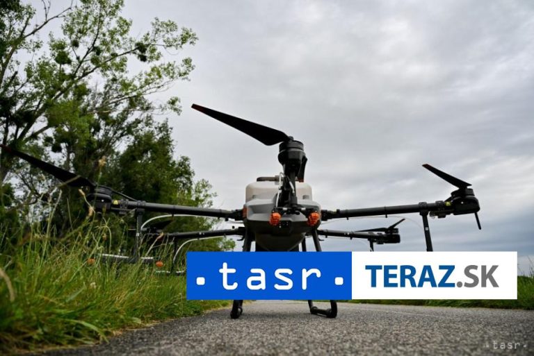 Nad belgickou vojenskou základňou spozorovali neznáme drony