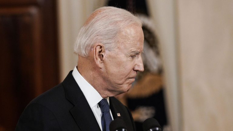 Zdá sa, že Biden akceptuje, že nevyhrá v novembri, máji vypadne zo závodu – Správy