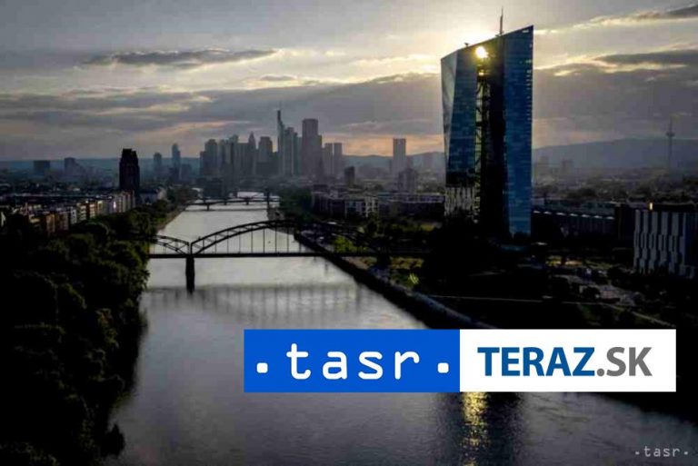 ECB znížila kľúčové úrokové sadzby aj odhad rastu ekonomiky