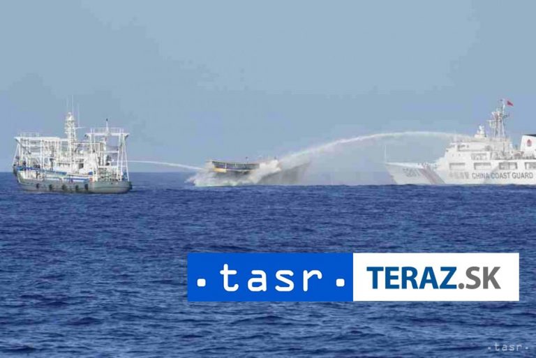 Manila obvinila Peking z ohrozenia filipínskej vzdušnej hliadky
