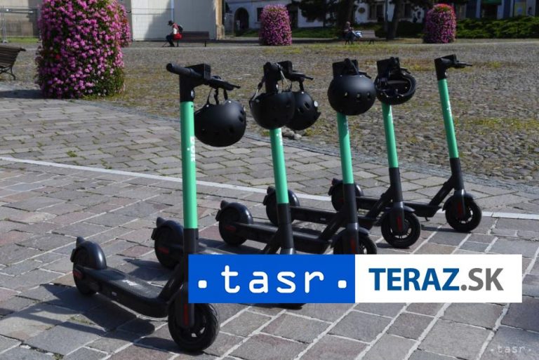 Predseda ruskej Dumy zisťuje názor ľudí na úplný zákaz e-kolobežiek