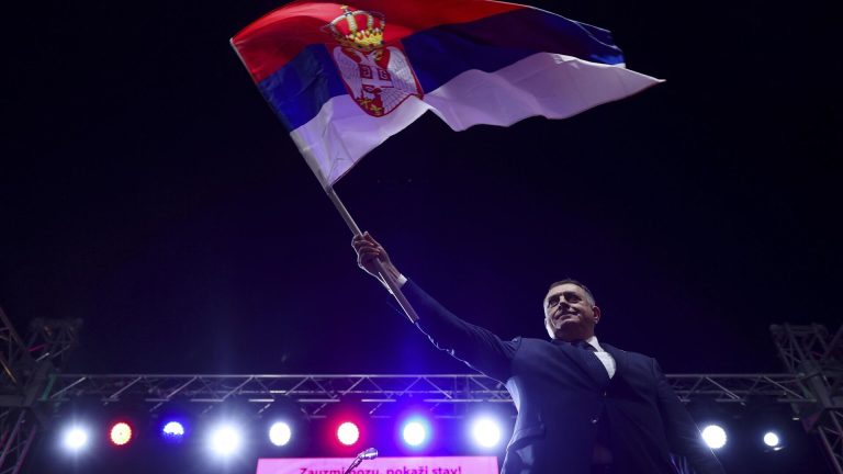 Republika srbská sa odtrhne od BaH, ak Sarajevo skonfiškuje jej majetok – vodca