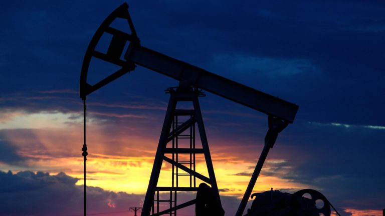 Produkcia ropy OPEC+ v novembri Nad kvótami o 680 000 Bpd – Správa IEA