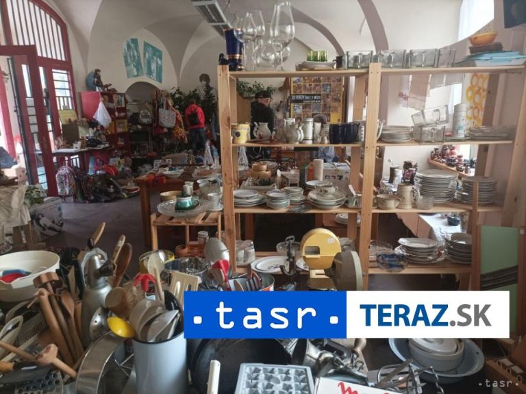 Žena našla v bazáre 2000-ročnú mayskú vázu, vrátila ju Mexiku