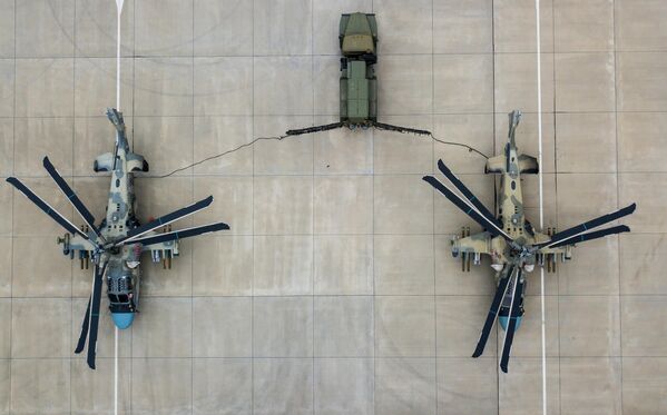 Vrtuľníky Ka-52 Alligator počas taktického cvičenia. Vrtuľníky Ka-52 Alligator počas taktického cvičenia. - Sputnik International