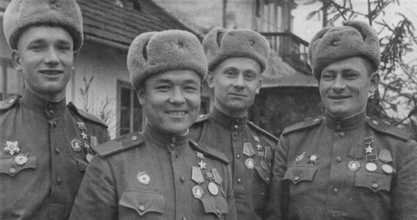 Sovietski hrdinovia útoku na Dnepr. Sovietski hrdinovia útoku na Dnepr. - Sputnik International