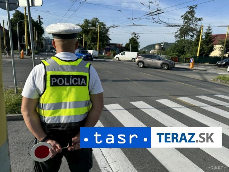 NEDAL PREDNOSŤ: Polícia pátra po vodičovi