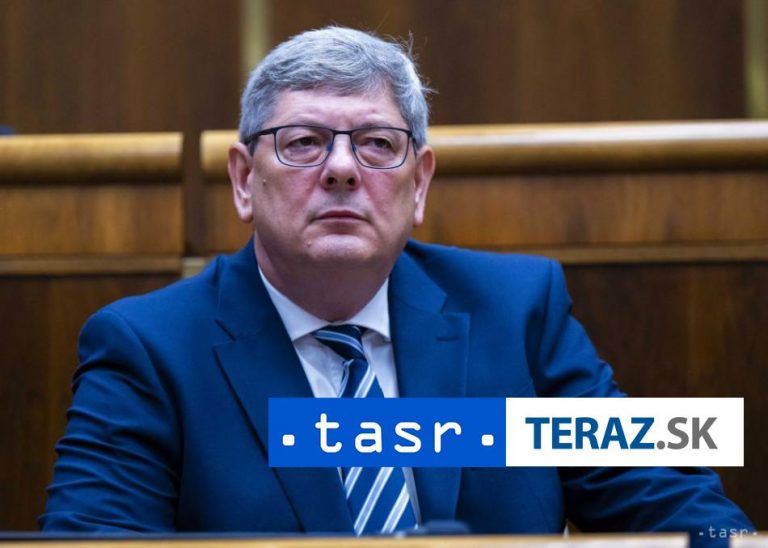 Susko nevidí na návrhu o výsluhových dôchodkoch nič nezvyčajné