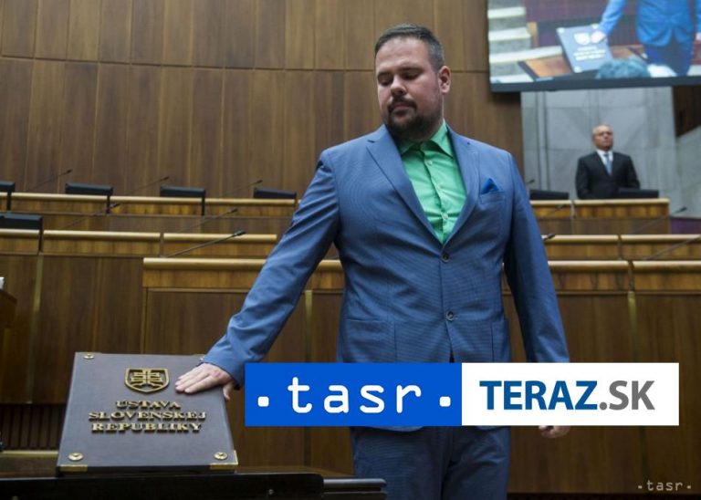 Rezort hospodárstva stále nedal 10 mil. eur na nabíjacie stanice