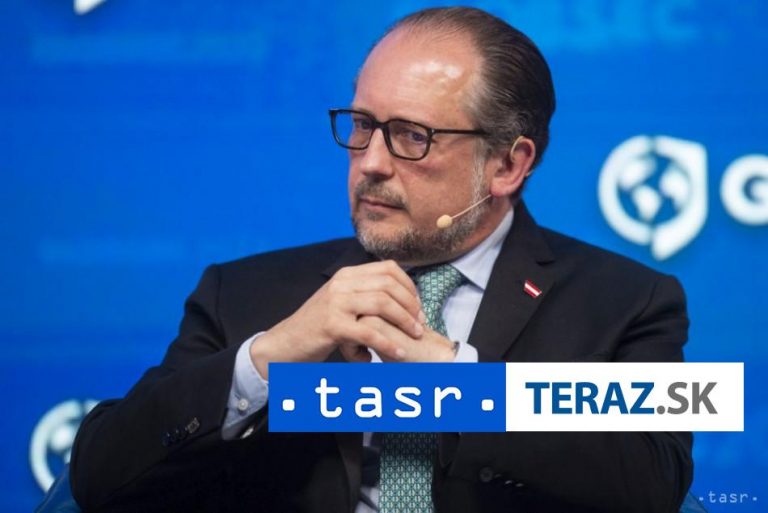 Dočasným rakúskym kancelárom bude minister zahraničia Schallenberg