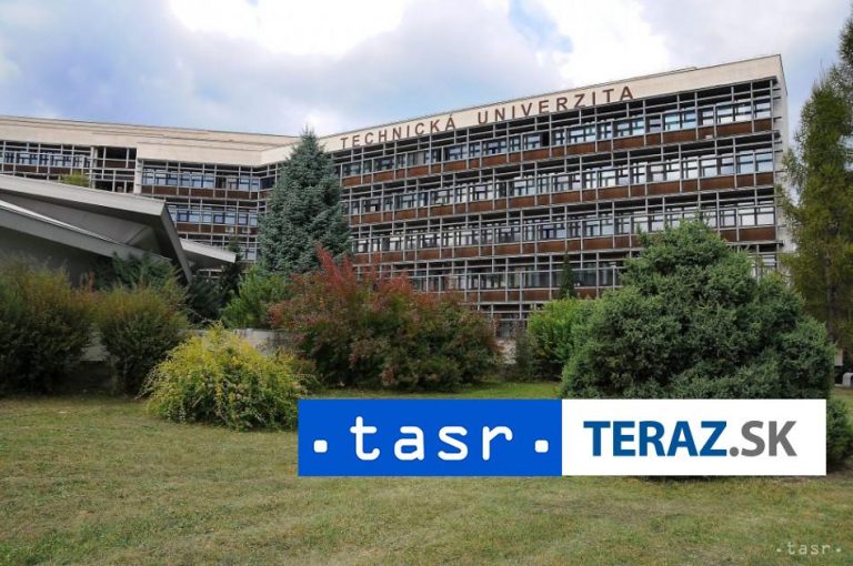 Štúdium na Technickej univerzite vo Zvolene ukončilo 450 študentov