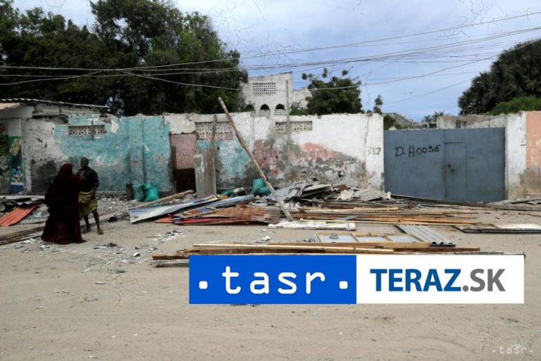 Útok islamistických teroristov v Somálsku si vyžiadal 37 obetí