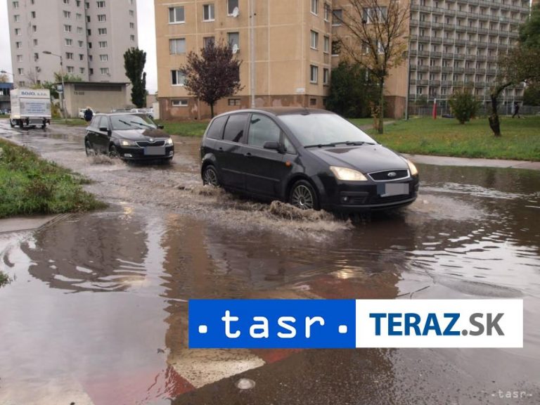 Na západe SR má do nedele spadnúť okolo 50 milimetrov zrážok