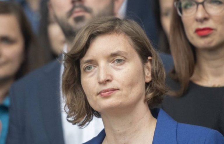 Podpredseda Národnej rady SR Tibor Gašpar (Smer-SD) vykázal poslankyňu Luciu Pla…