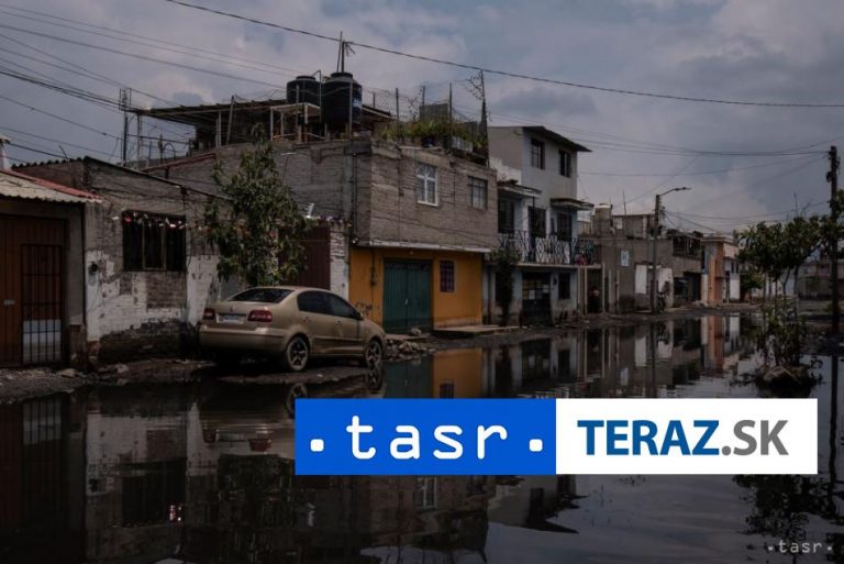 Pri zosuve pôdy zahynulo dieťa, viacerí uviazli pod troskami domov