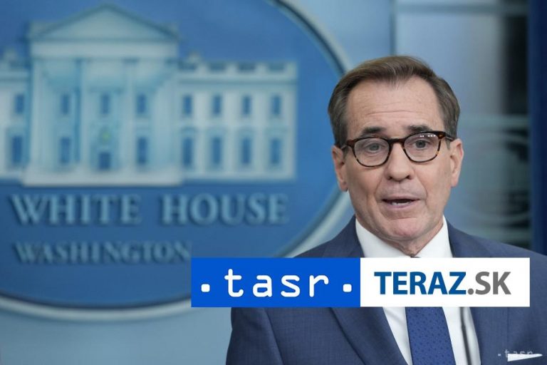 Putin by mal prestať zasahovať do prezidentských volieb USA