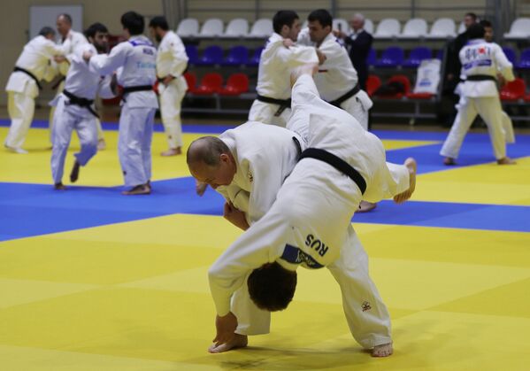 Putin sa zúčastňuje tréningu juda v Yug-Sport Training Center v Soči, 2019. - Sputnik International