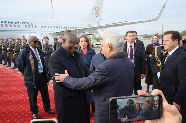 Juhoafrický prezident Cyril Ramaphosa, ktorý sa zúčastnil na 16. samite BRICS počas uvítacieho ceremoniálu. Juhoafrický prezident Cyril Ramaphosa, ktorý sa zúčastnil na 16. samite BRICS počas uvítacieho ceremoniálu. - Sputnik International