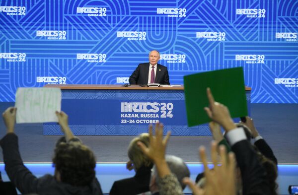 Putin zdôraznil, že „pozícia Ruska v tejto veci je jasná“ s odkazom na riešenie v podobe dvoch štátov. Putin zdôraznil, že „pozícia Ruska v tejto veci je jasná“ s odkazom na riešenie v podobe dvoch štátov. - Sputnik International