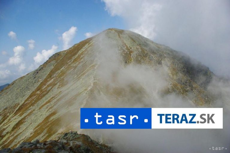 V Západných Tatrách spadol muž približne 300 metrov, utrpel polytraumu