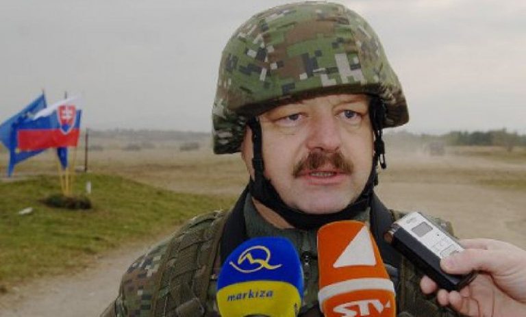 Generál Macko o premiérovi Ficovi: /fb/“Je to oportunistický birmovaný komunist…