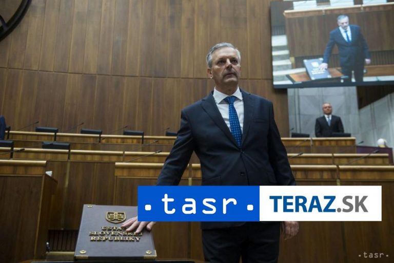 KDH sa obáva obchodovania vládnej koalície s poslancami