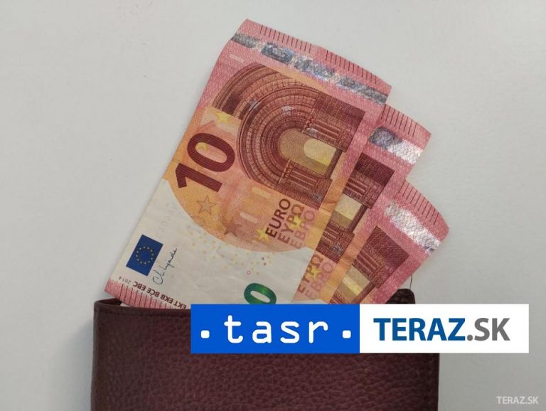 Od roku 2026 sa nebudú rodičom starajúcim sa o deti znižovať dôchodky