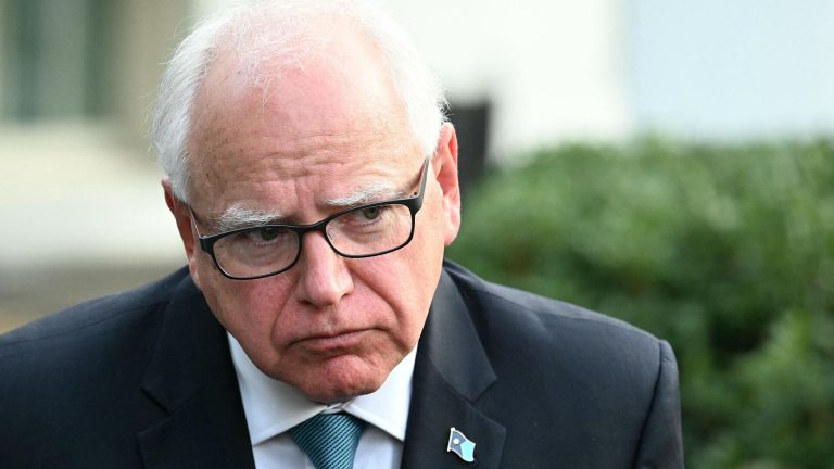 Walz povedal, že o svojom pobyte v Číne „nesprávne hovoril“ o americkej viceprezidentskej diskusii