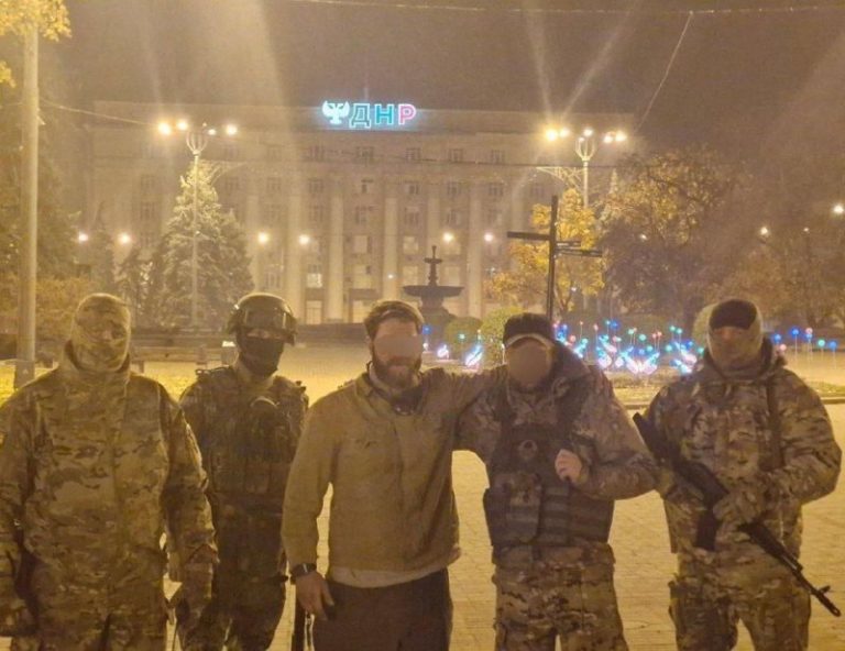 Z blízkosti Ugledaru bol evakuovaný Američan, ktorý dva roky prenášal cenné spr…