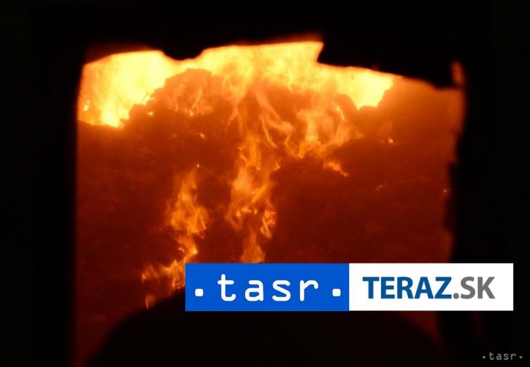 Za smog v Jelšave a Veľkej Ide môže podľa kachliarov aj zlé kúrenie