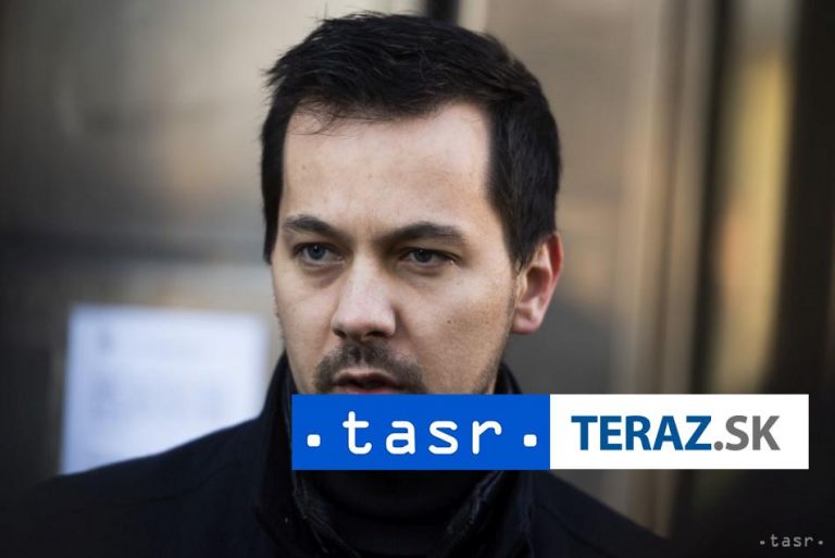 Demokrati hovoria o rodinkárstve vo vedení polície