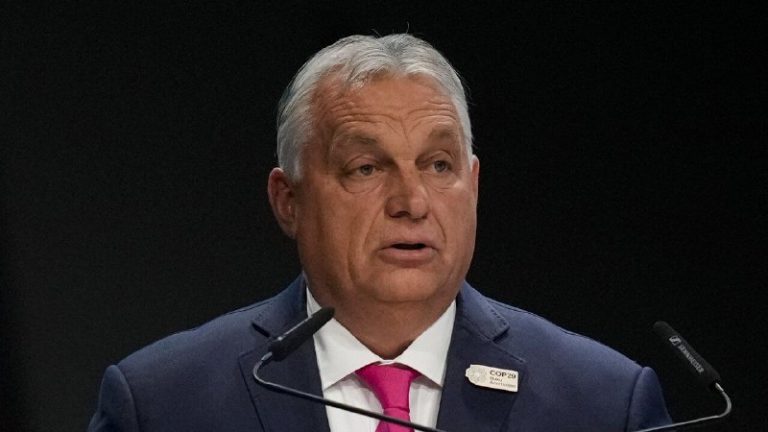 Maďarský premiér Orbán povedal, že Západ by mal brať Putinove vyhlásenia o test…