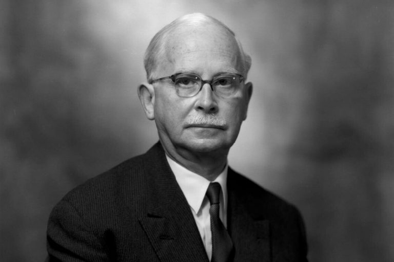 Oslavujeme 75. výročie prvej implantácie vnútroočnej šošovky