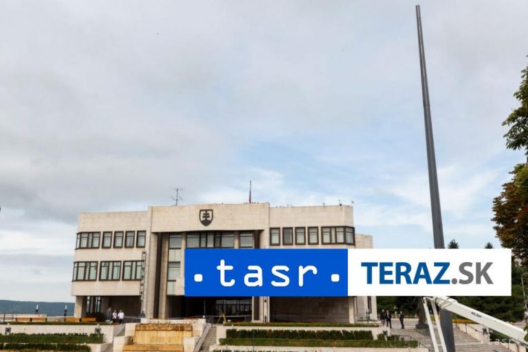 Poslanci sa v závere rokovania venovali opozičnej novele