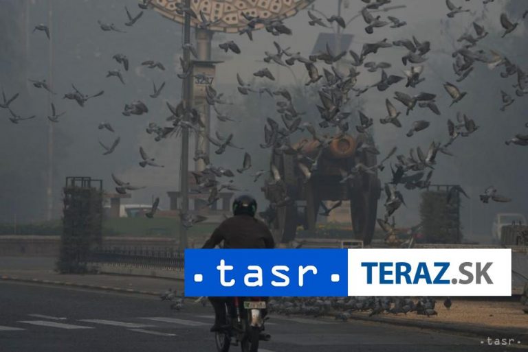 Pre znečistenie ovzdušia zatvorili na týždeň základné školy v Láhaure