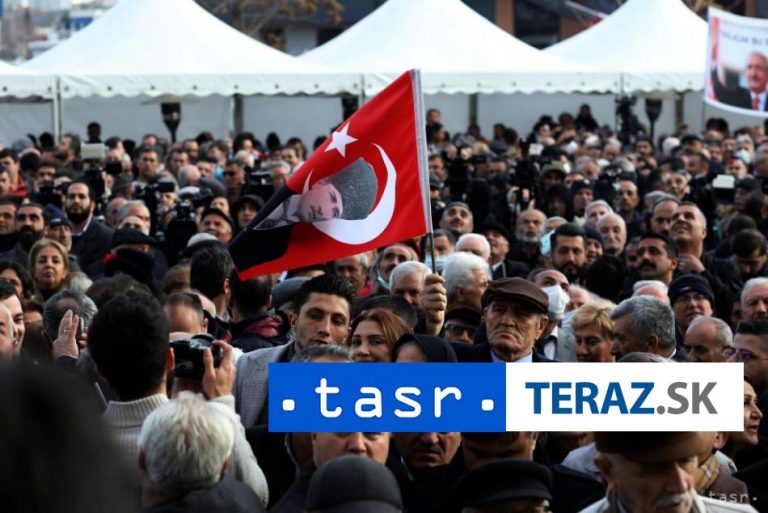 Turecká polícia zatkla ďalších troch opozičných starostov miest