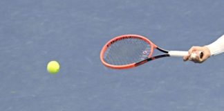 Rybakinová zdolala Swiatekovú a je blízko k postupu do semifinále