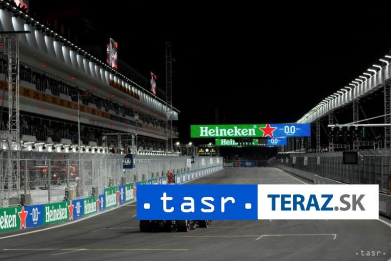 Verstappen má v predstihu štvrtý titul, vo Vegas vyhral Russell