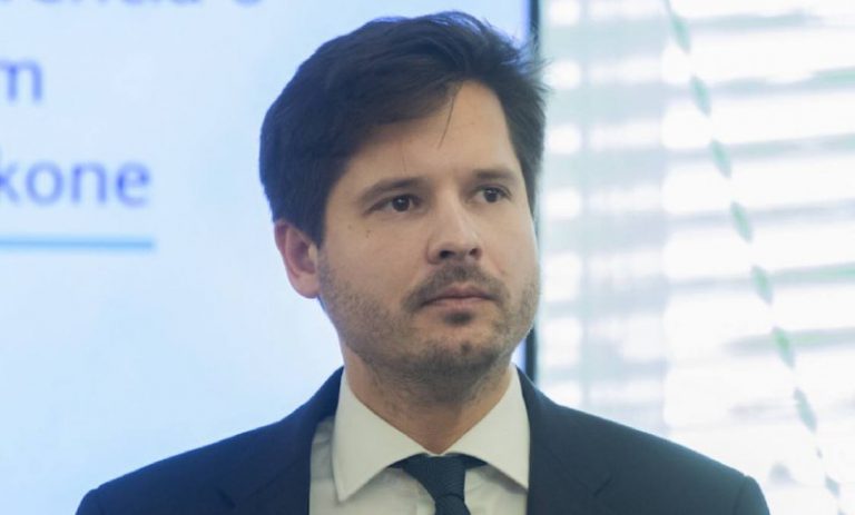 Výbor Národnej rady SR pre nezlučiteľnosť funkcií by sa mal zaoberať pôsobením o…