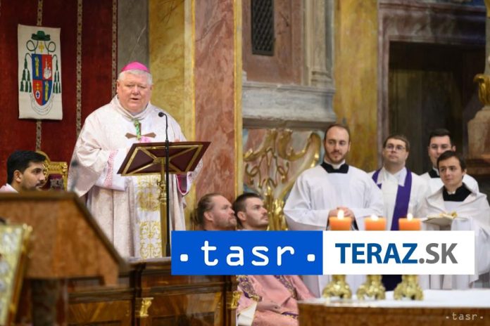 Biskup-Judak-pozehnal-a-vyslal-vyse-400-kolednikov-Dobrej-noviny.jpg