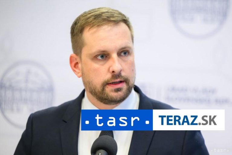 Opozícia vyzýva Šaška, aby stiahol novú vyhlášku k liekovej politike