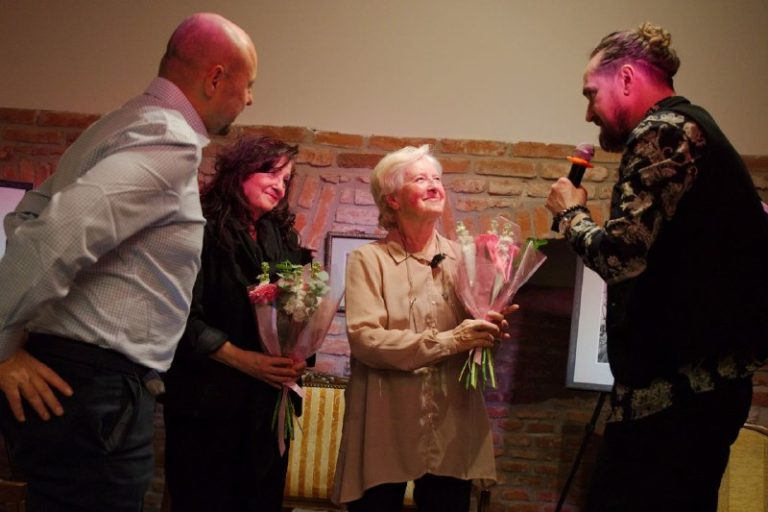 Krásny večer na pražskej autogramiáde s pani profesorkou Annou Hogenovou a Deano…