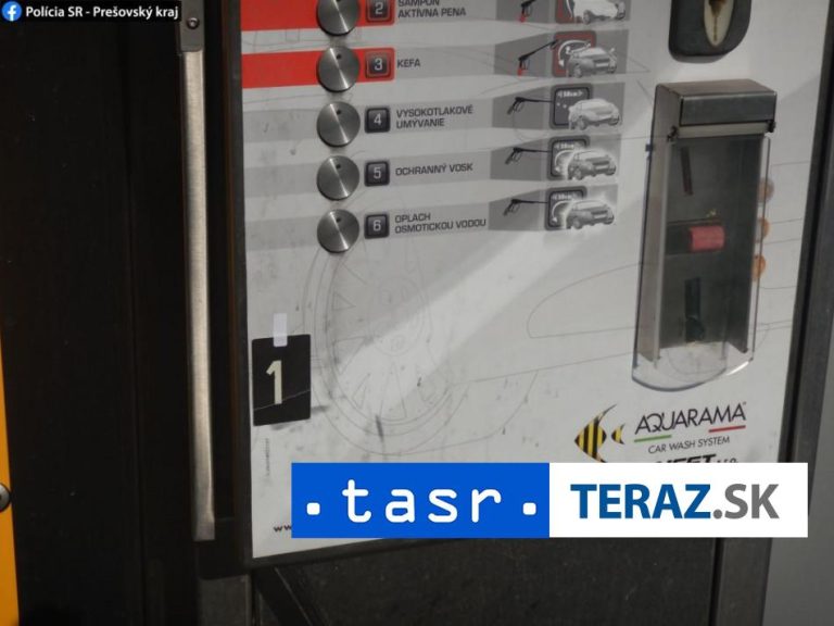 Polícia obvinila trojicu mužov, vykradli automaty na umývacej linke
